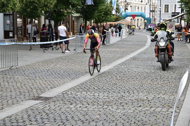 一直备受争 一直备受争