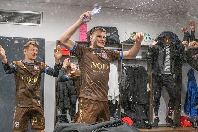 还在防守端 还在防守端